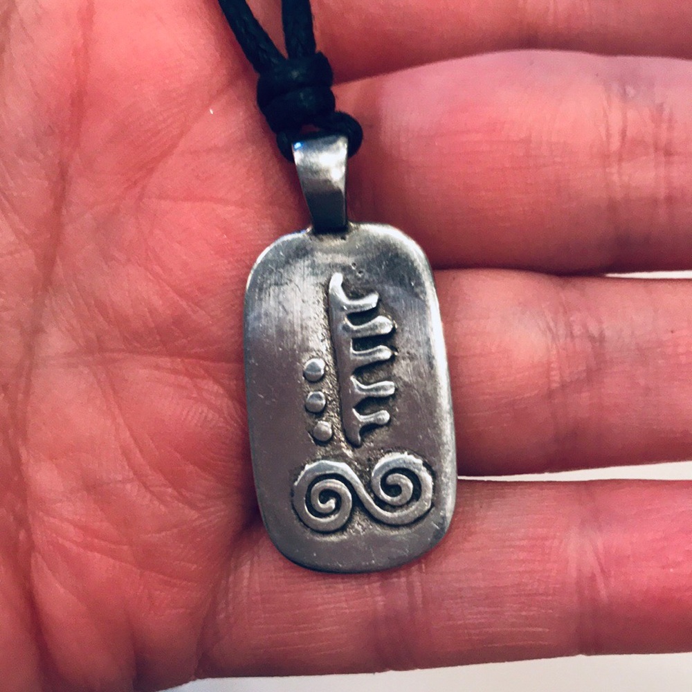 Cool Design on Adjustable Rope Necklace, NWOT